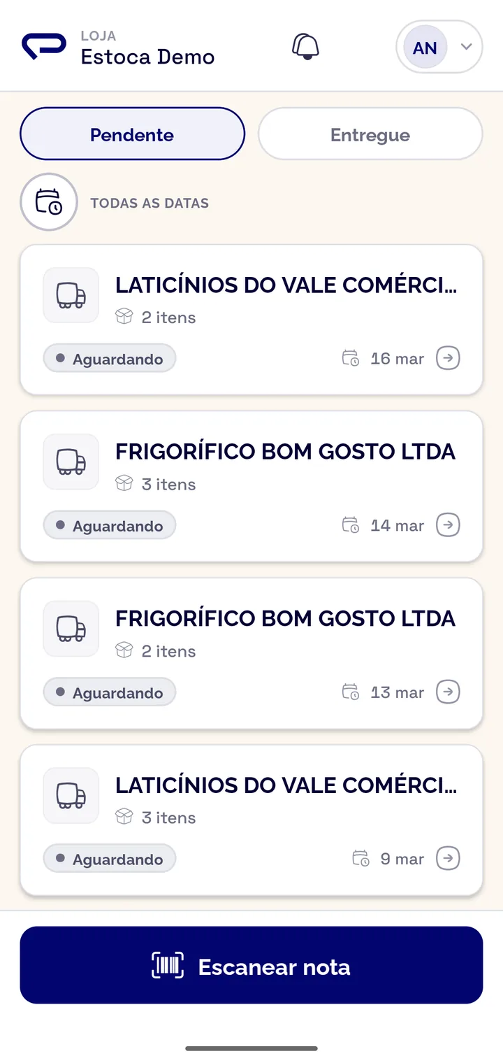 Tela do app Estoca.ai: a fila de recebimentos do dia por fornecedor